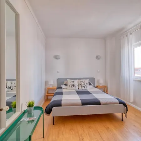 Homemoel Local Accomodation Al Pensión 3*