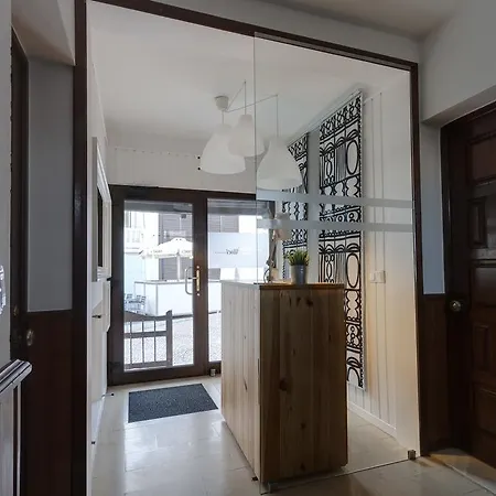 Homemoel Local Accomodation Al Pensión 3*