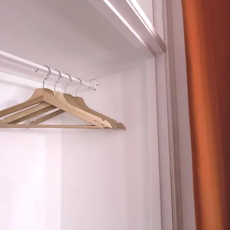 Homemoel Local Accomodation Al Pensión 3*