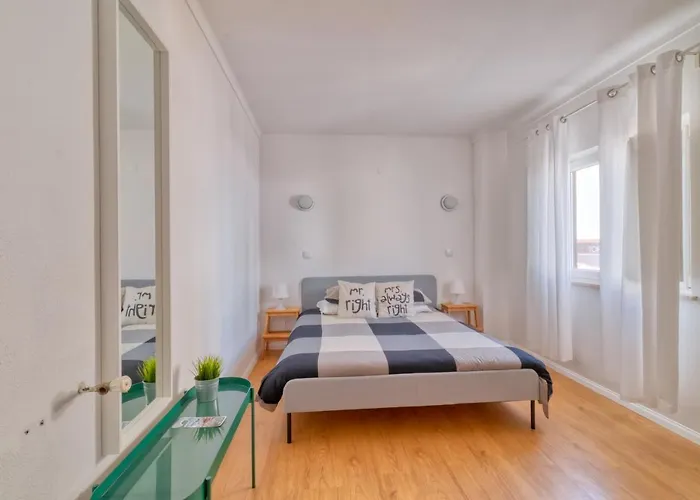 Homemoel Local Accomodation Al 게스트하우스 3*