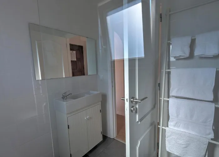 Homemoel Local Accomodation Al