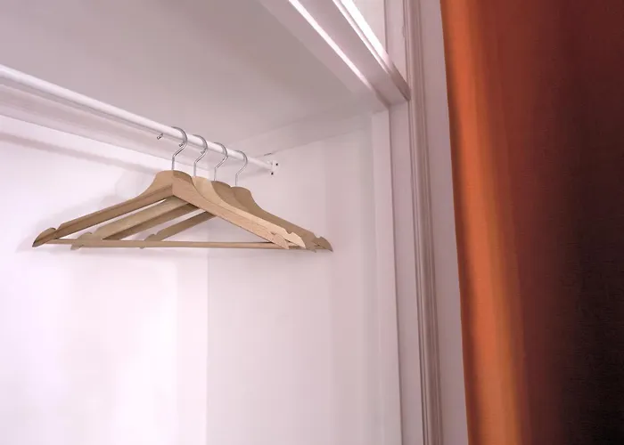 Homemoel Local Accomodation Al 게스트하우스 3*